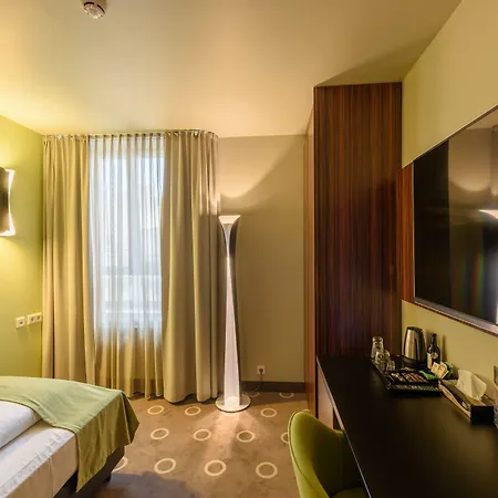 The Frankfurt 4*