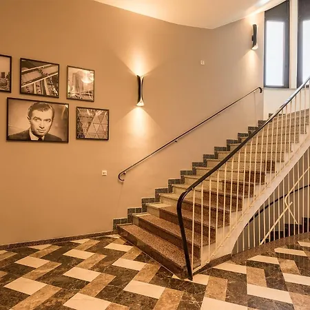 The Frankfurt 4*