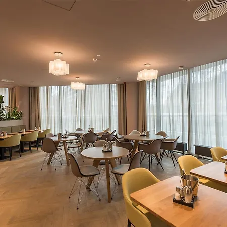 Szálloda The Frankfurt 4*